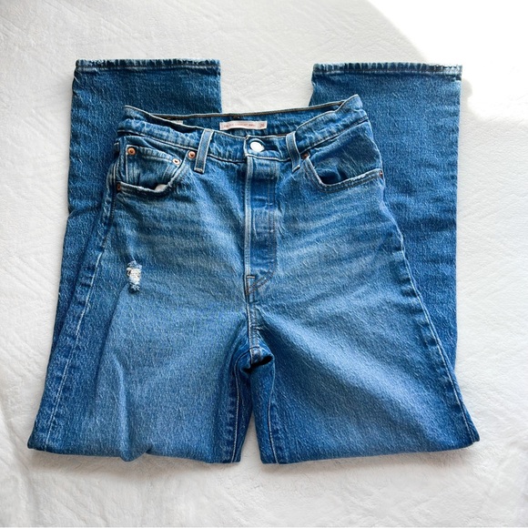 aritzia’s levi’s rib cage straight ankle jean SOLD - Picture 2 of 3